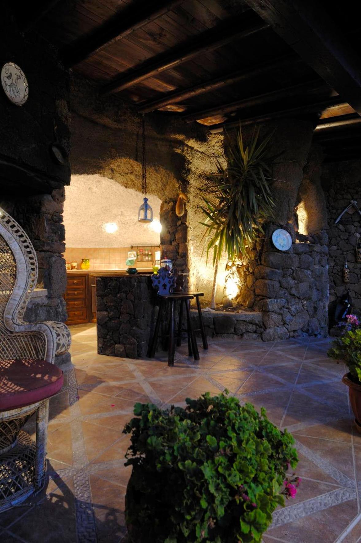 Castillo Lanzarote Villa Sophie - Luxury Villa -Sleep In A Volcanic Cave With Heated Pool Tías Exterior foto