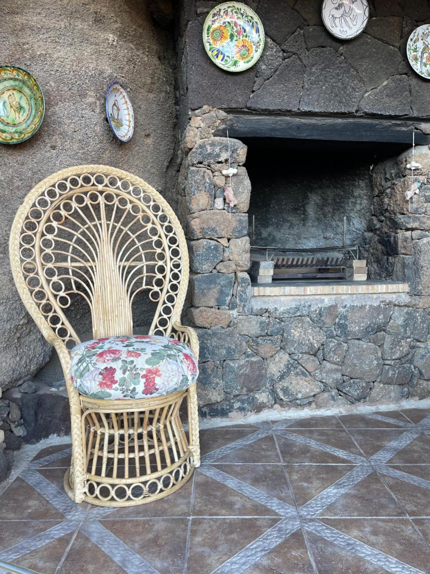 Castillo Lanzarote Villa Sophie - Luxury Villa -Sleep In A Volcanic Cave With Heated Pool Tías Exterior foto