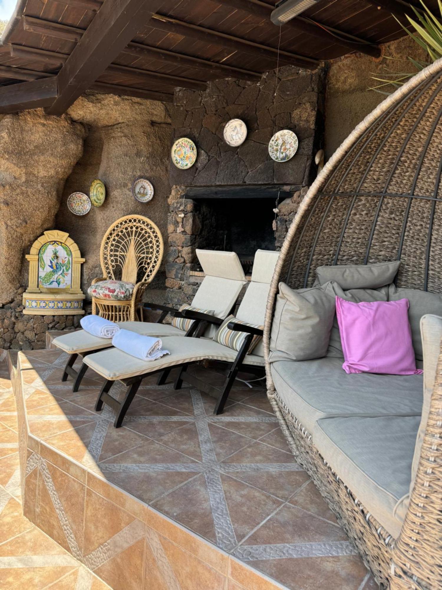 Castillo Lanzarote Villa Sophie - Luxury Villa -Sleep In A Volcanic Cave With Heated Pool Tías Exterior foto