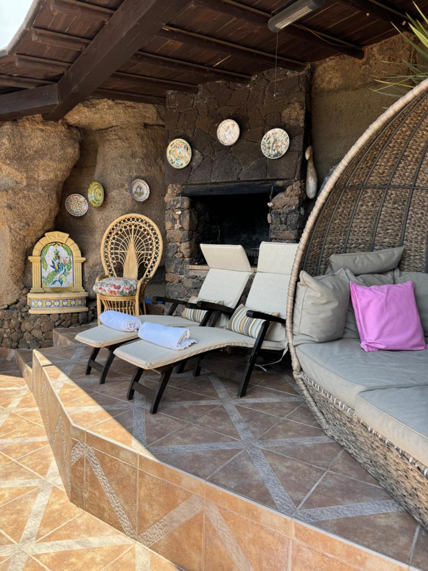 Castillo Lanzarote Villa Sophie - Luxury Villa -Sleep In A Volcanic Cave With Heated Pool Tías Exterior foto