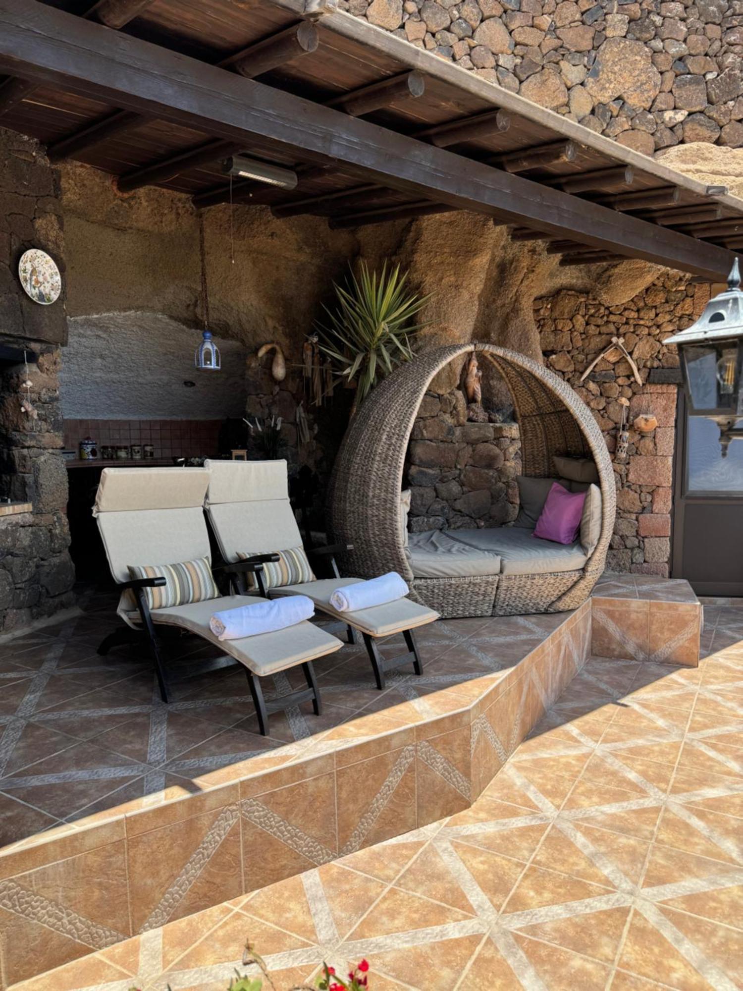 Castillo Lanzarote Villa Sophie - Luxury Villa -Sleep In A Volcanic Cave With Heated Pool Tías Exterior foto